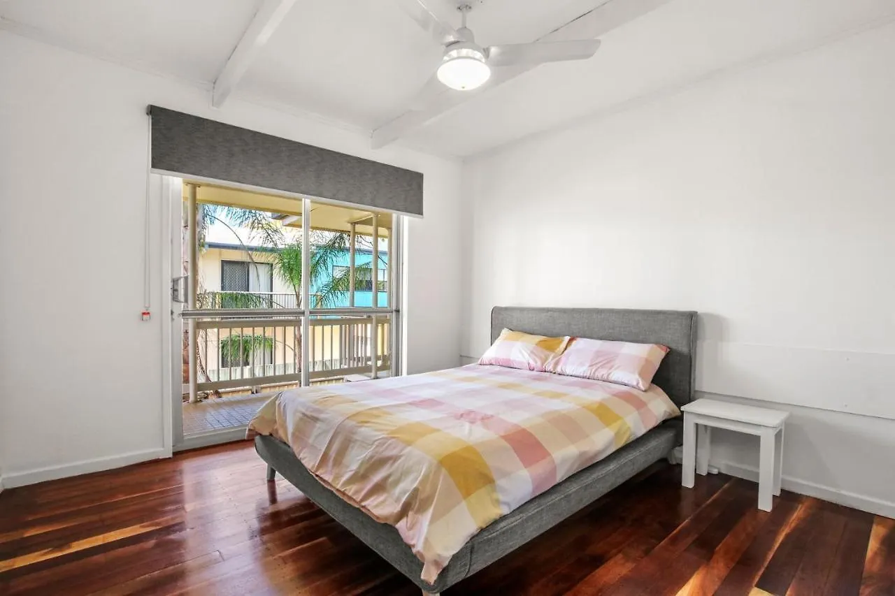Esplanade 123 Golden Beach location